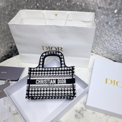 Tote book