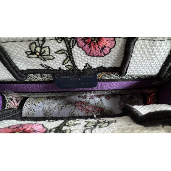 Tote book