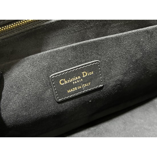 Tote book