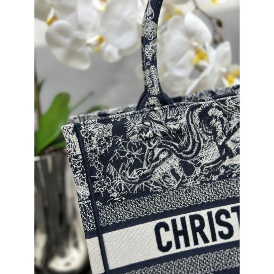 Tote book