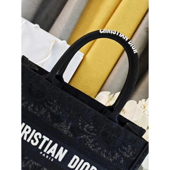 Tote book