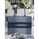Tote book