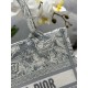 Tote book