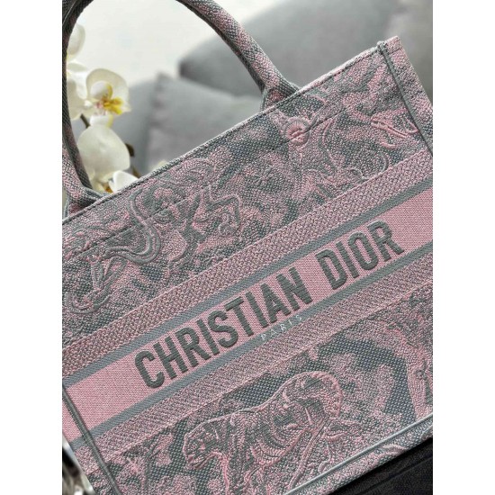 Tote book