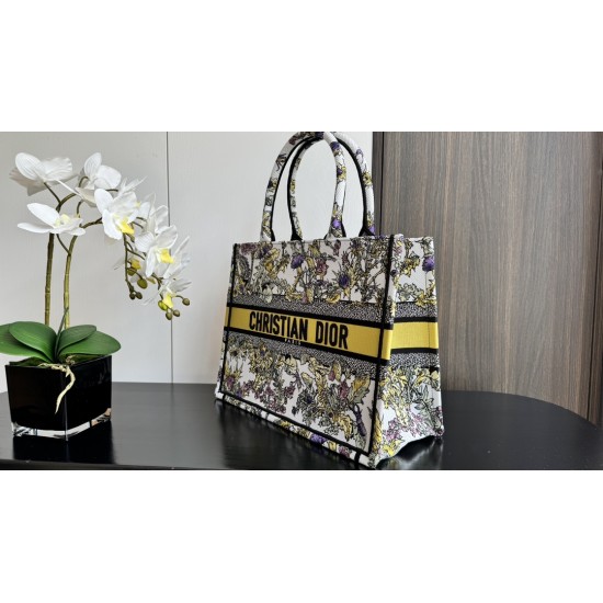 Tote book
