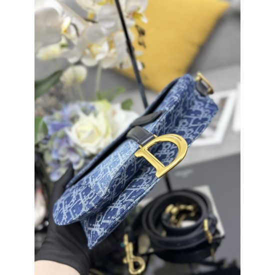 Saddle
