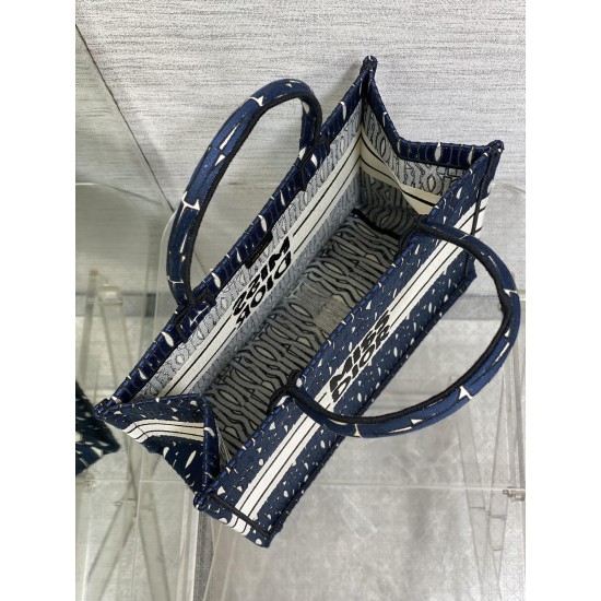Tote book