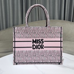 Tote book