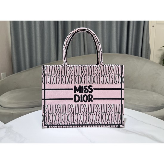 Tote book