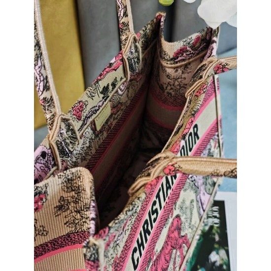 Tote book