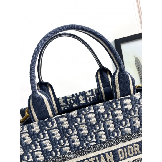 Tote book