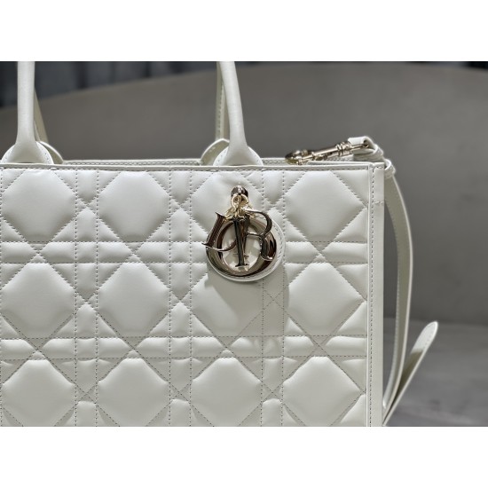 Tote book