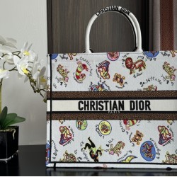 Tote book