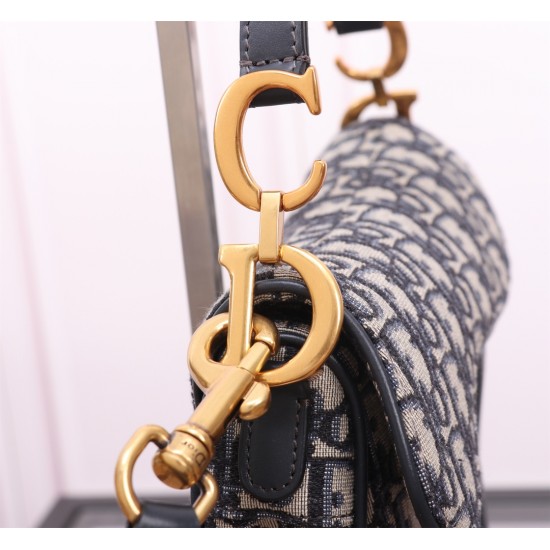 Saddle