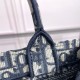 Tote book