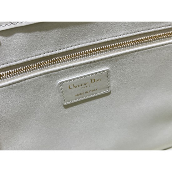 Tote book