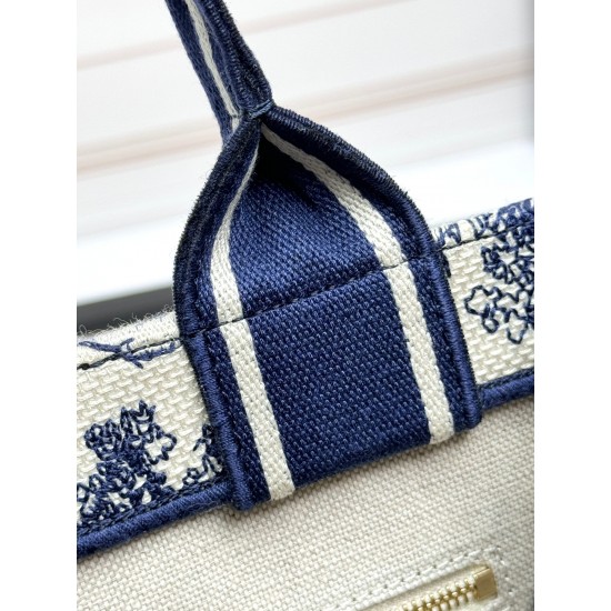 Tote book
