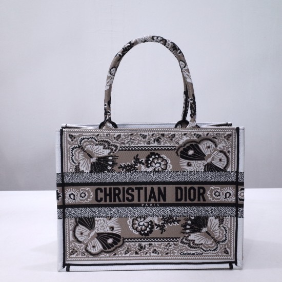 Tote book