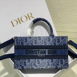 Tote book