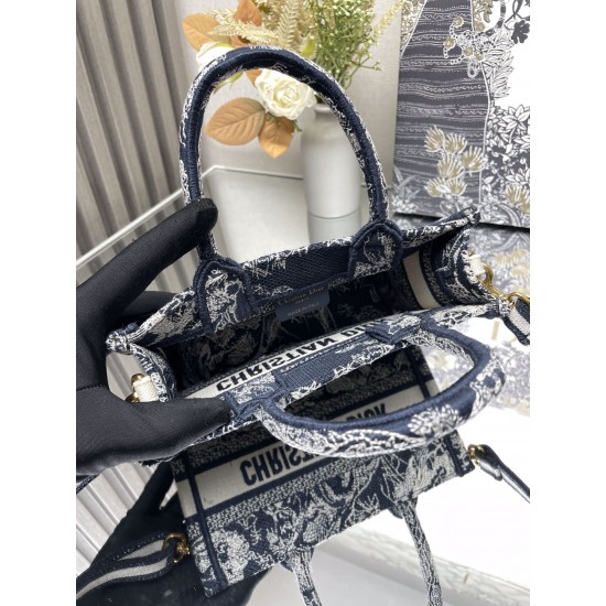 Tote book Tote book