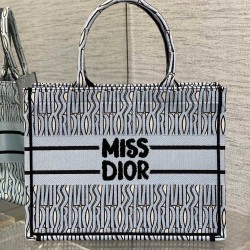 Tote book
