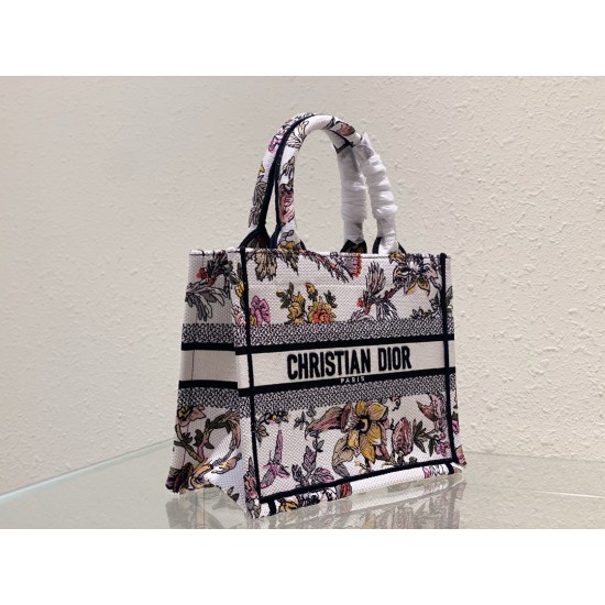 Tote book