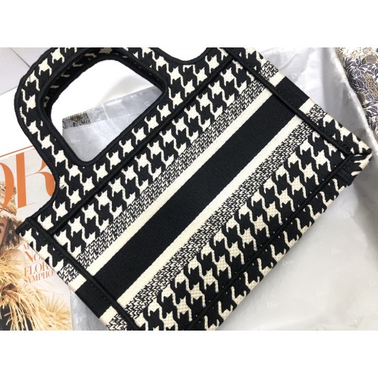 Tote book