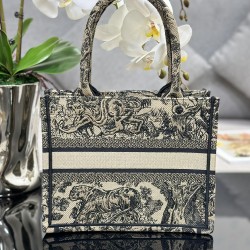 Tote book