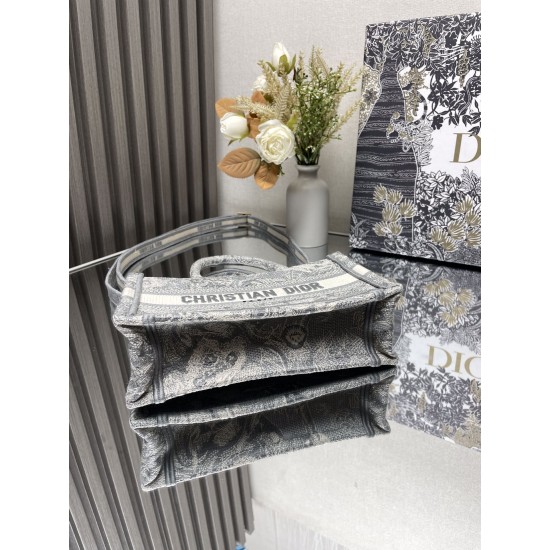 Tote book Tote book