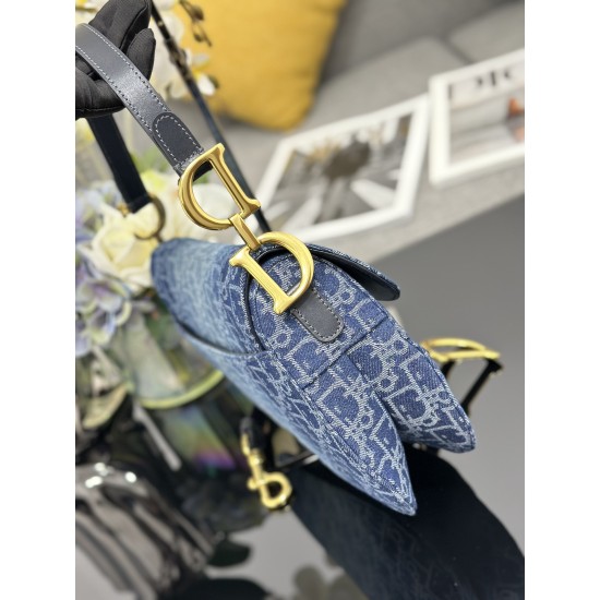 Saddle