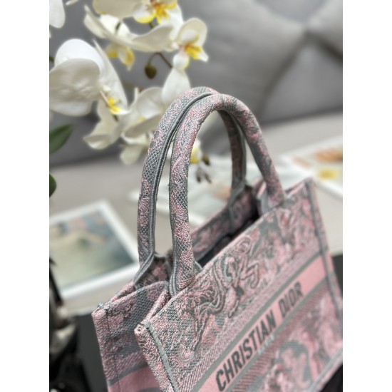 Tote book