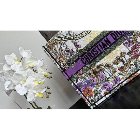 Tote book Tote book