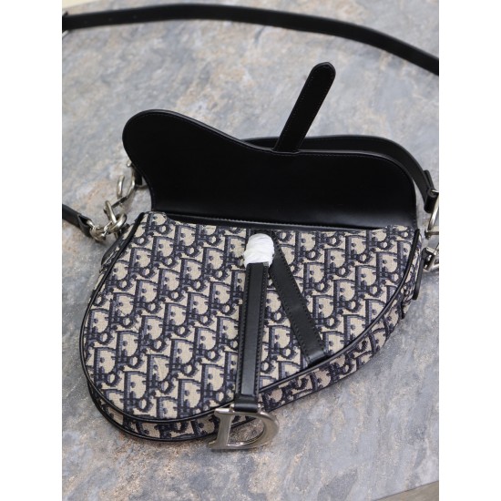 Saddle