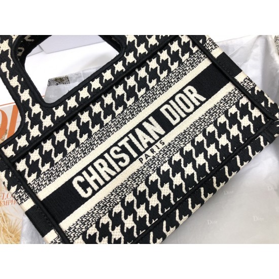 Tote book
