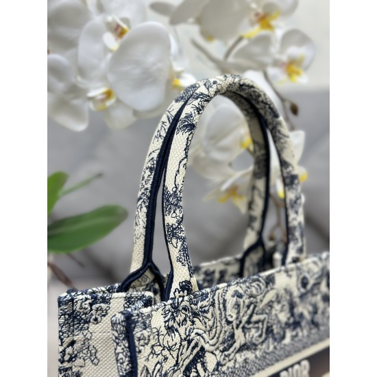 Tote book