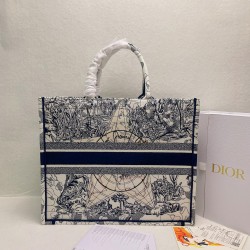 Tote book