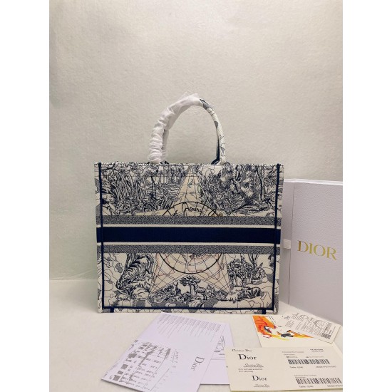 Tote book