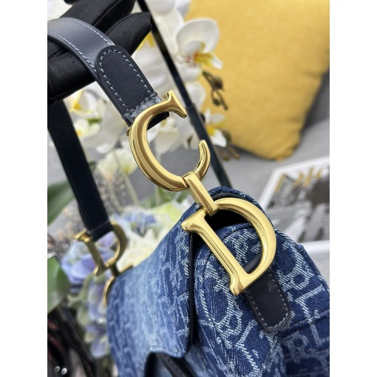 Saddle