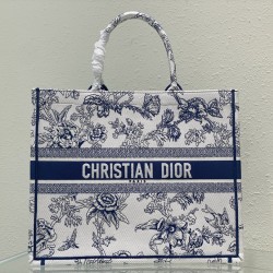 Tote book