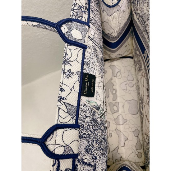 Tote book