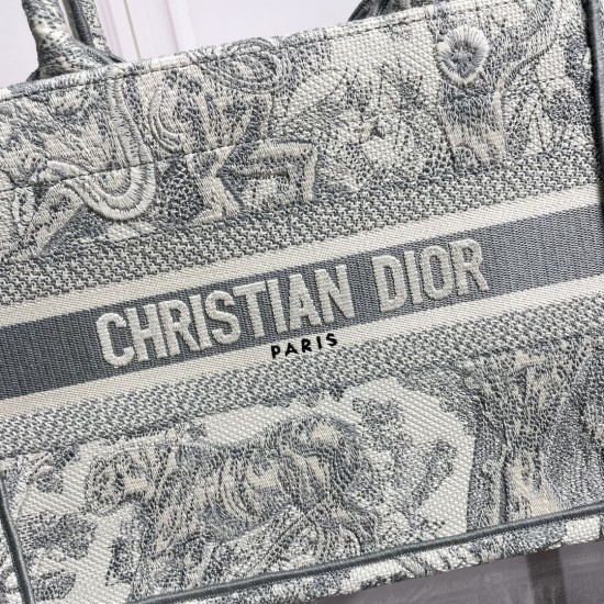 Tote book