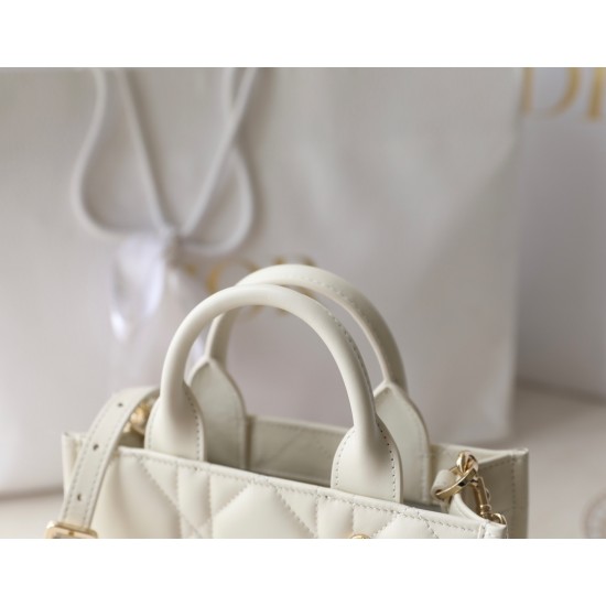 Tote book
