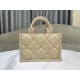 Tote book