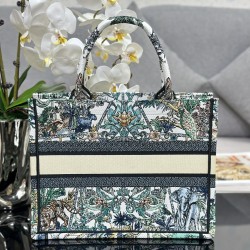 Tote book