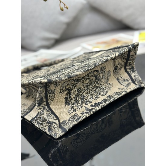 Tote book