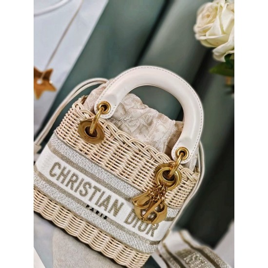 Tote book