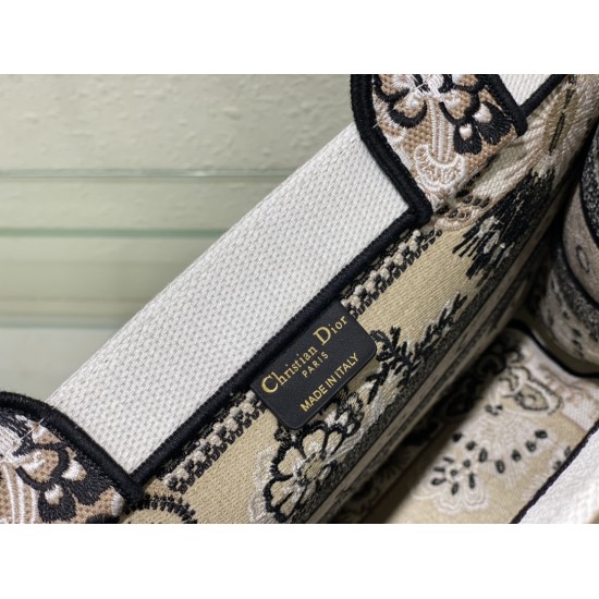 Tote book