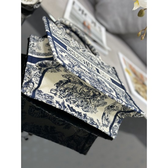Tote book