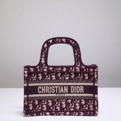 Tote book