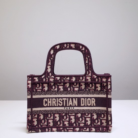 Tote book